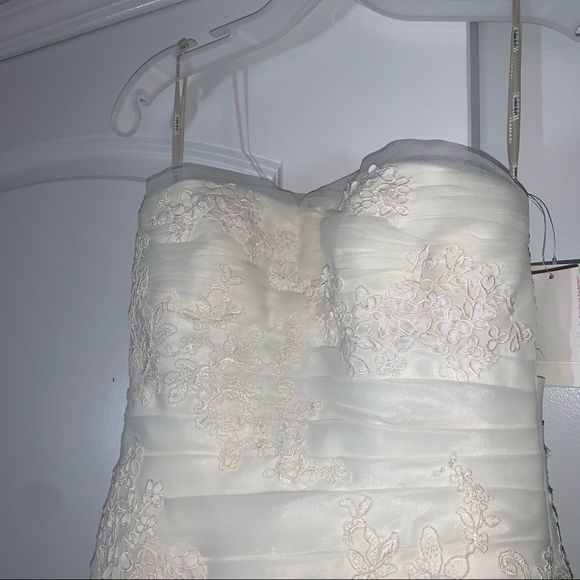 White by Vera Wang Strapless Wedding Dress - Ivory - Picture 4 of 16